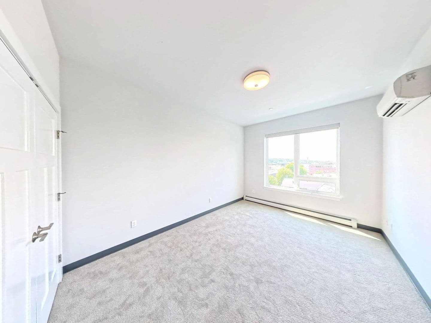 Winooski Apartment: 106 East Allen Street