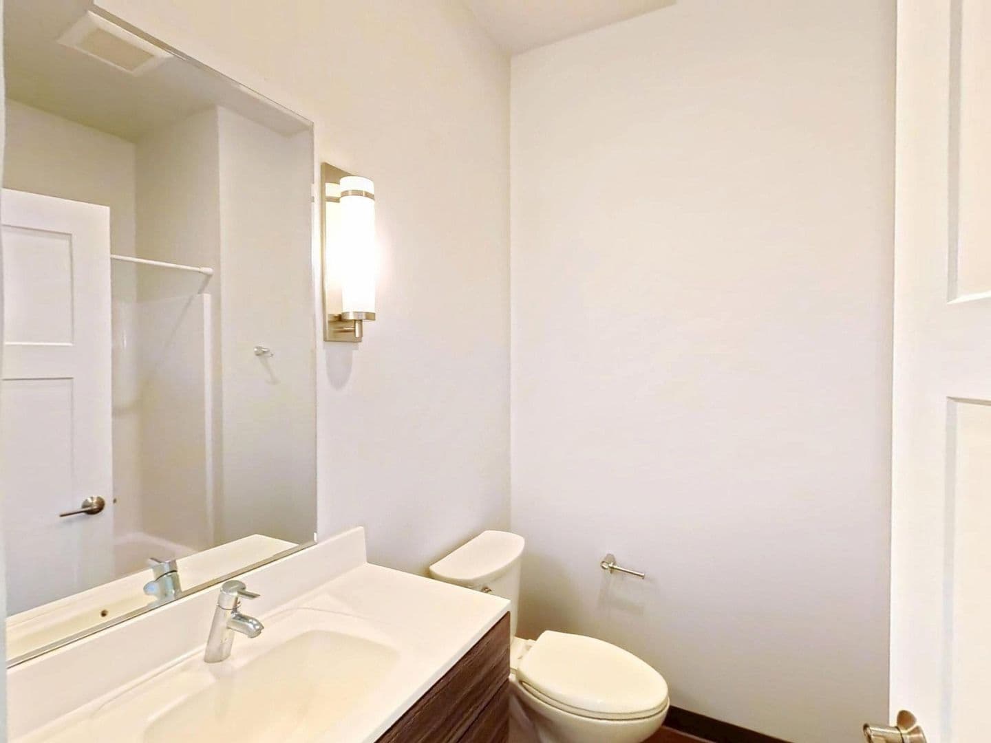 Winooski Apartment: 106 East Allen Street