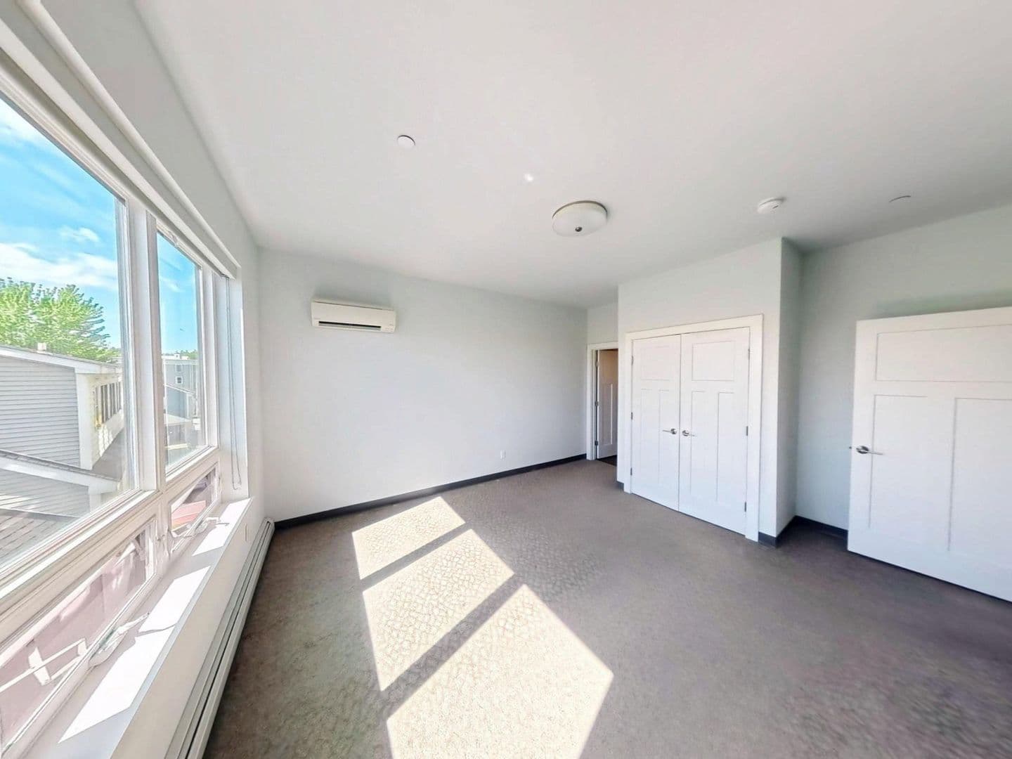 Winooski Apartment: 106 East Allen Street