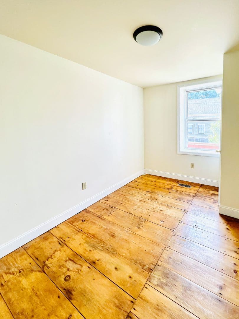 Burlington Apartment: 46 King Street