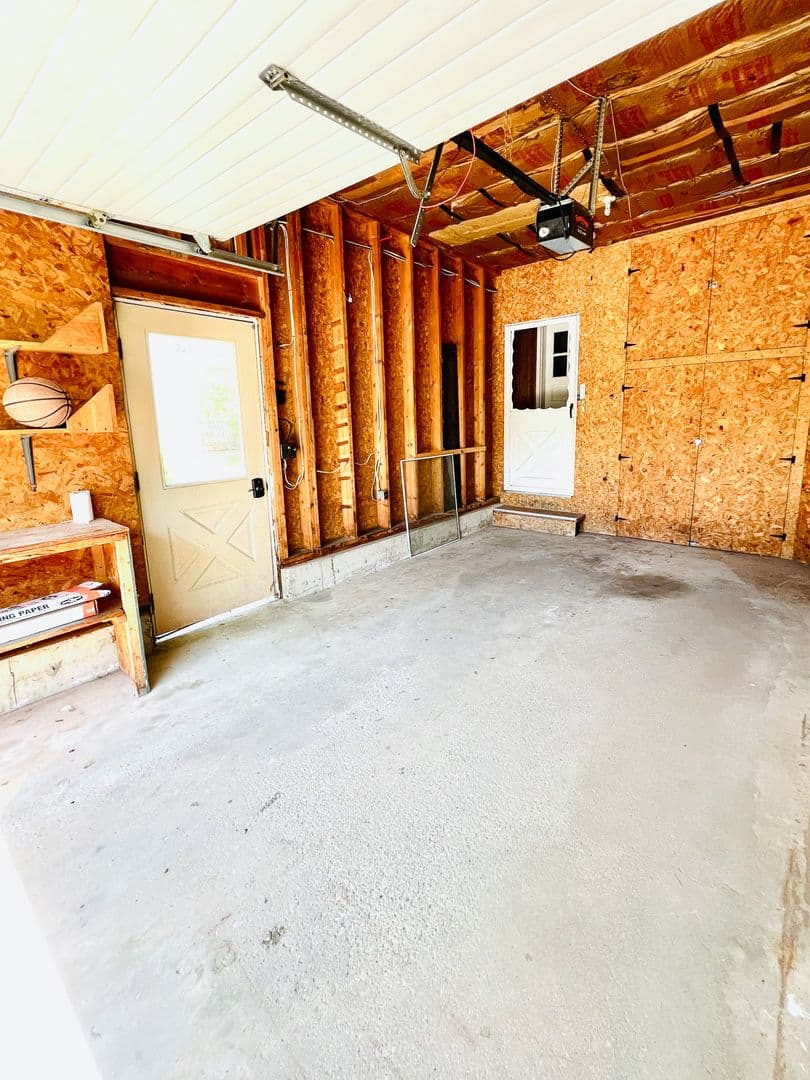 South Burlington House: 238 Spear Street