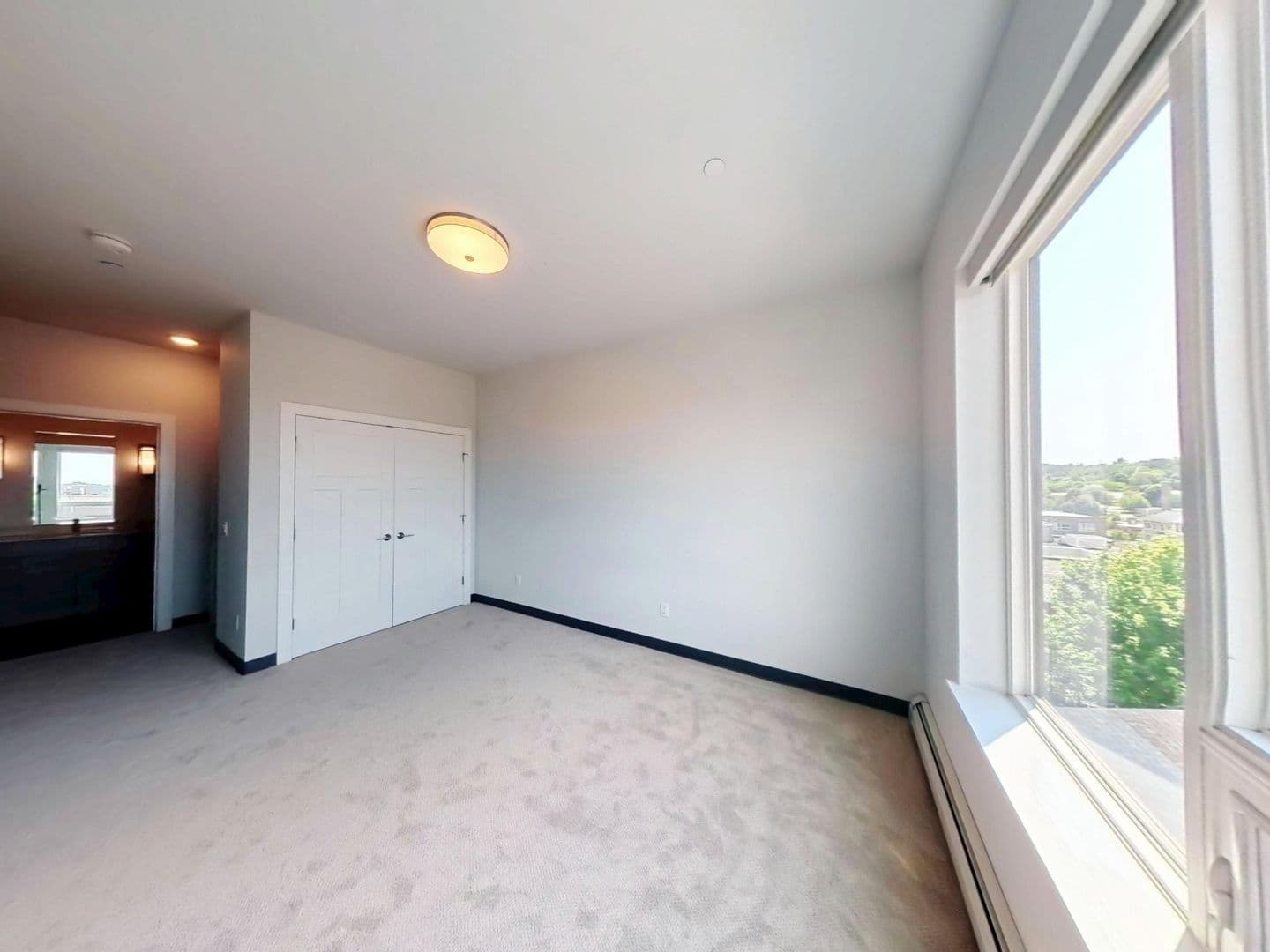 Winooski Apartment: 106 East Allen Street