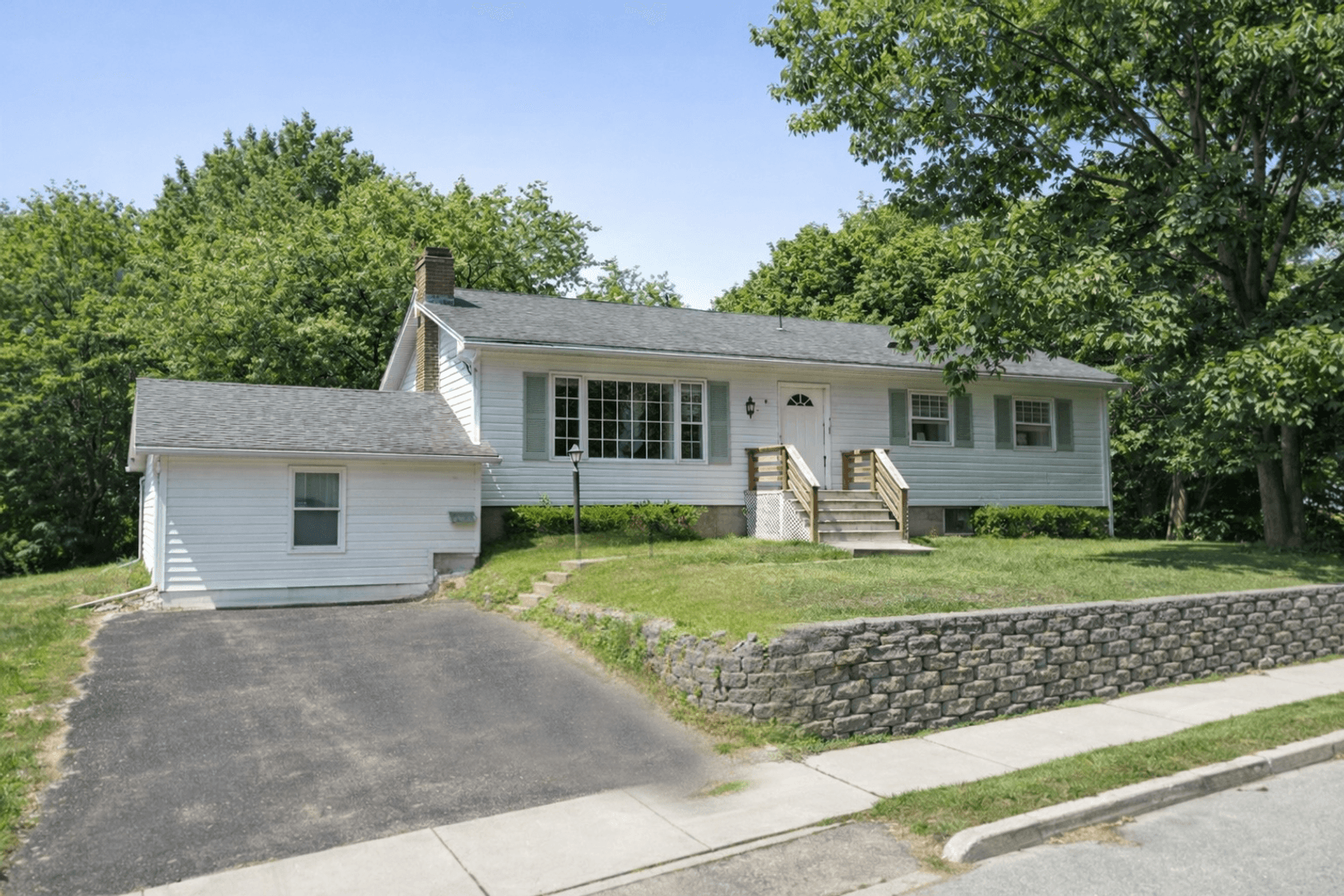 South Burlington House: 29 East Terrace