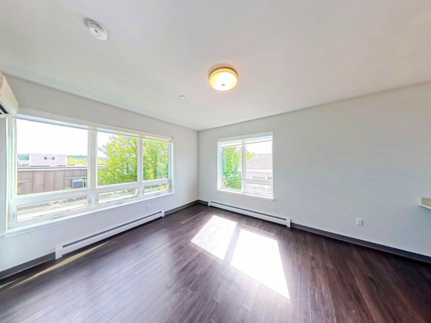 Winooski Apartment: 106 East Allen Street