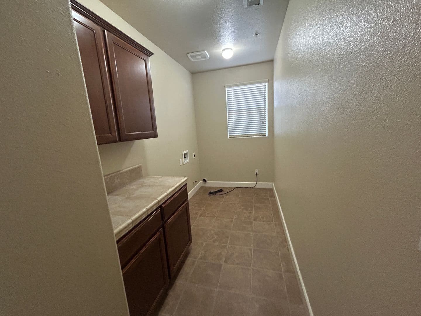 Porterville House: 493 S Milo
