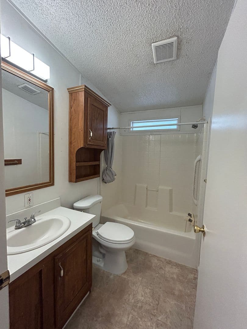 Springville House: 40771 Blue Oak
