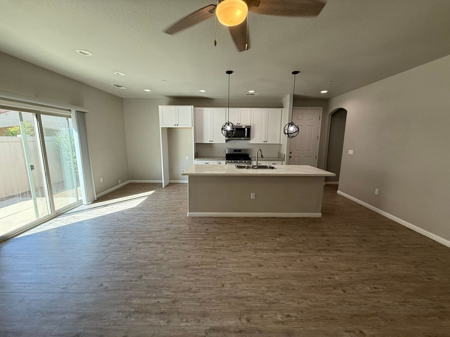 Porterville House: 1876 W Roby