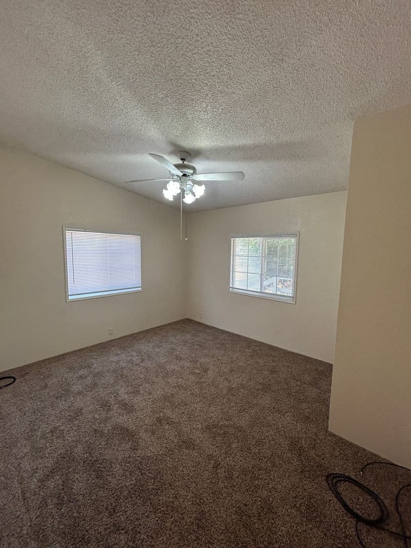 Springville House: 40771 Blue Oak
