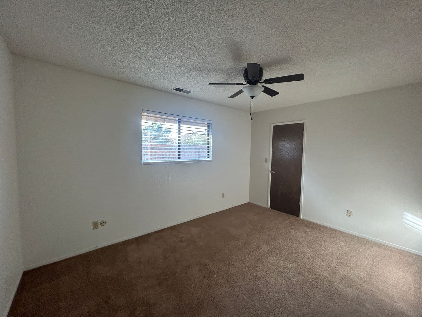 Porterville House: 1660 Memory Lane