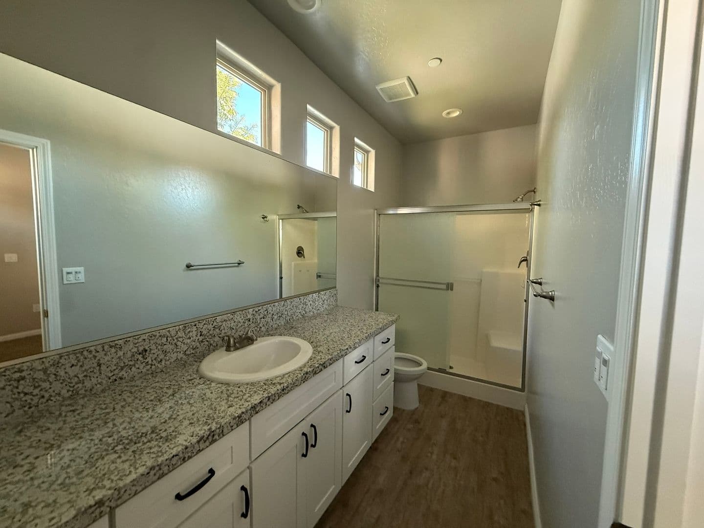Porterville House: 1876 W Roby