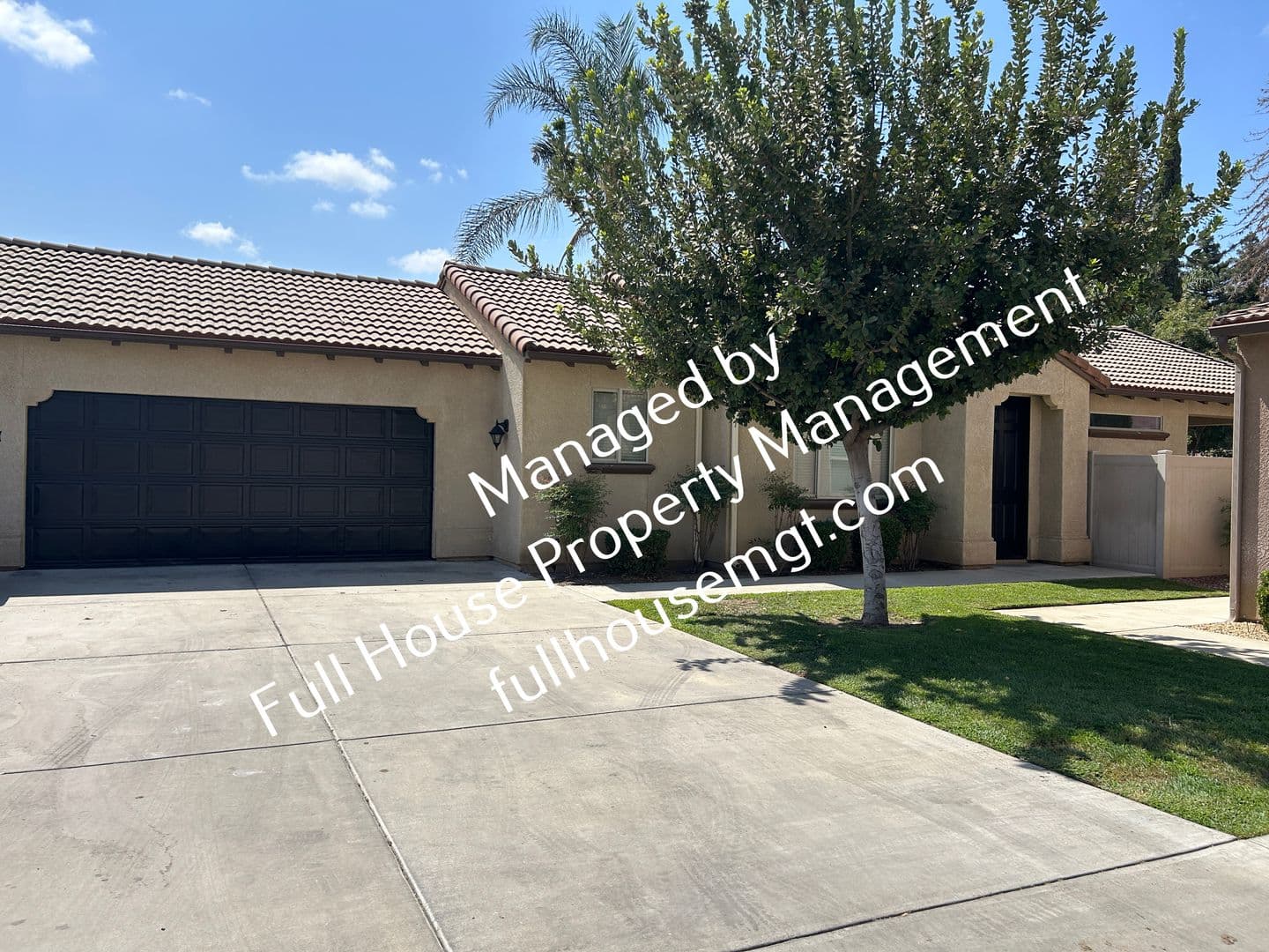Porterville House: 1921 W Roby Ave