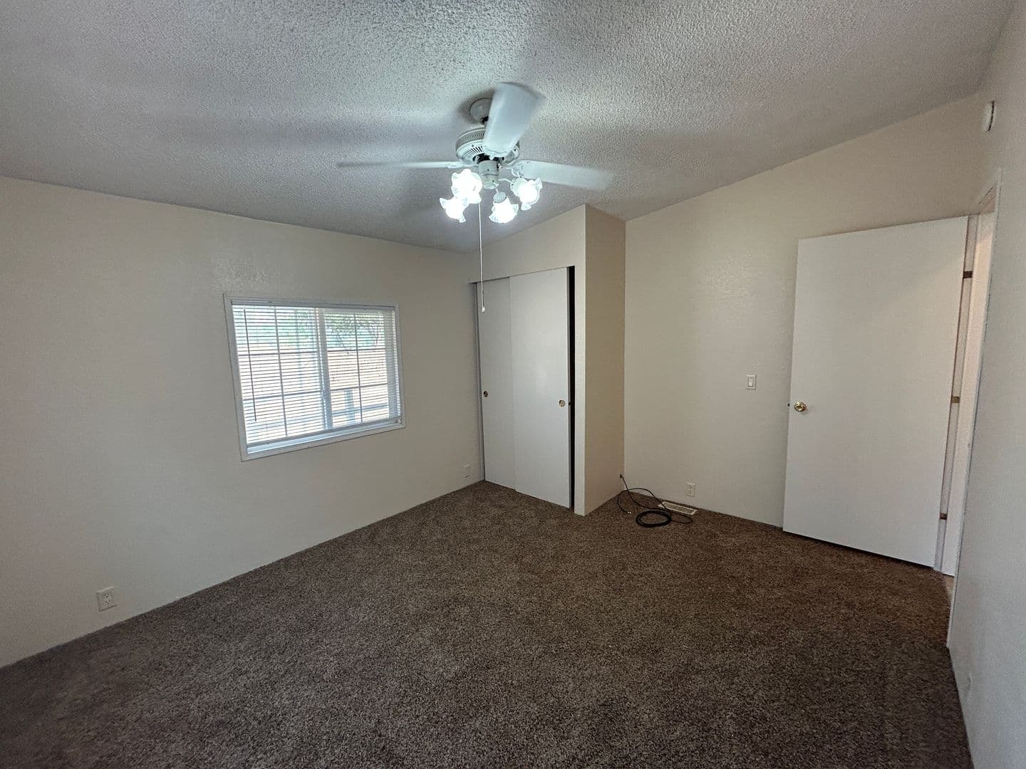 Springville House: 40771 Blue Oak