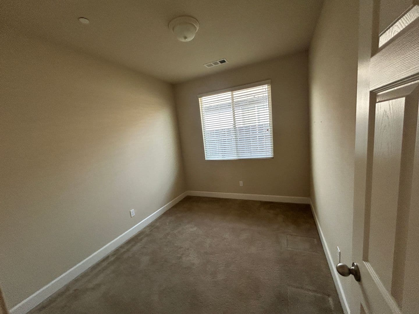 Porterville House: 493 S Milo