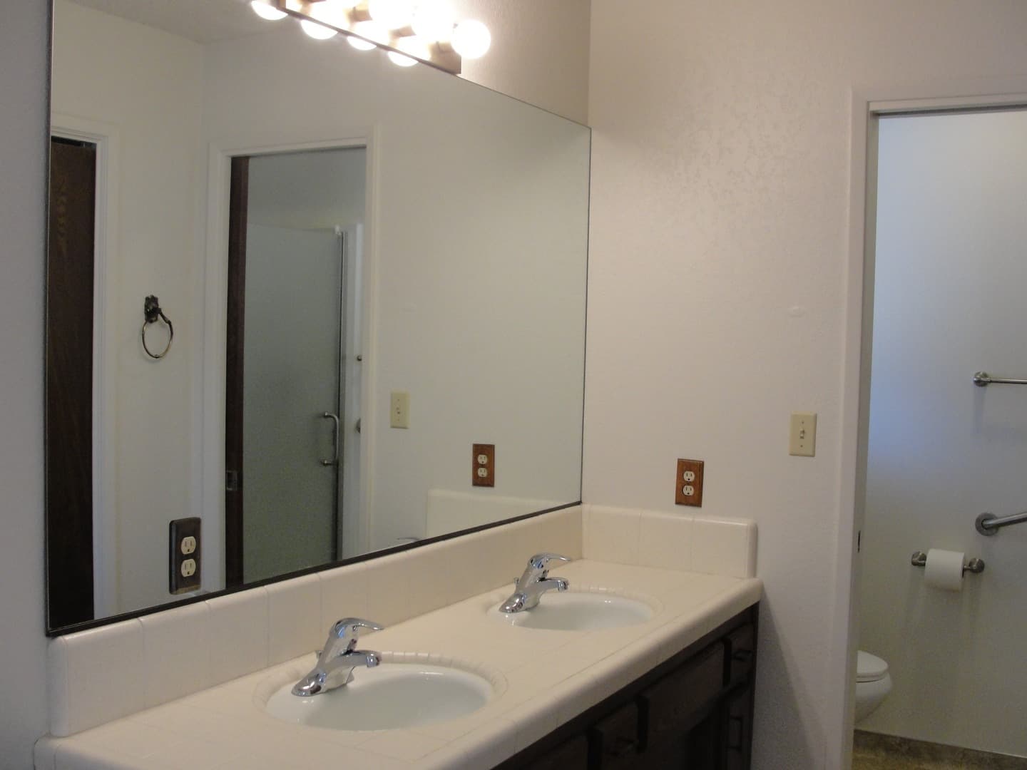 Porterville House: 1660 Memory Lane