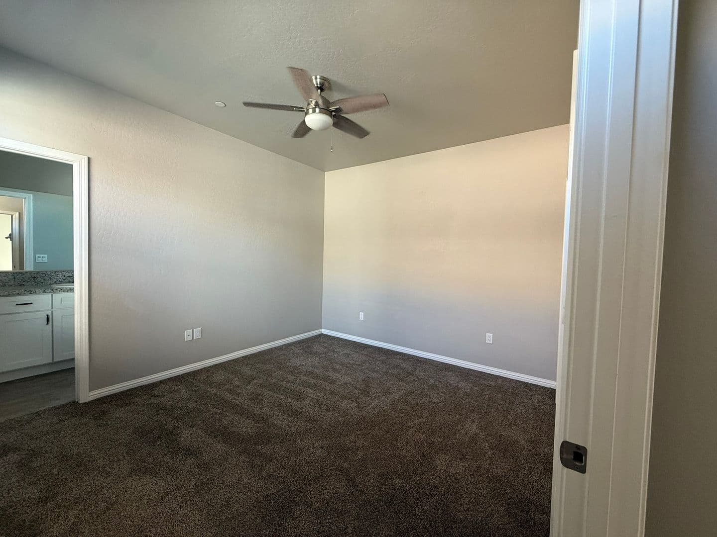 Porterville House: 1876 W Roby