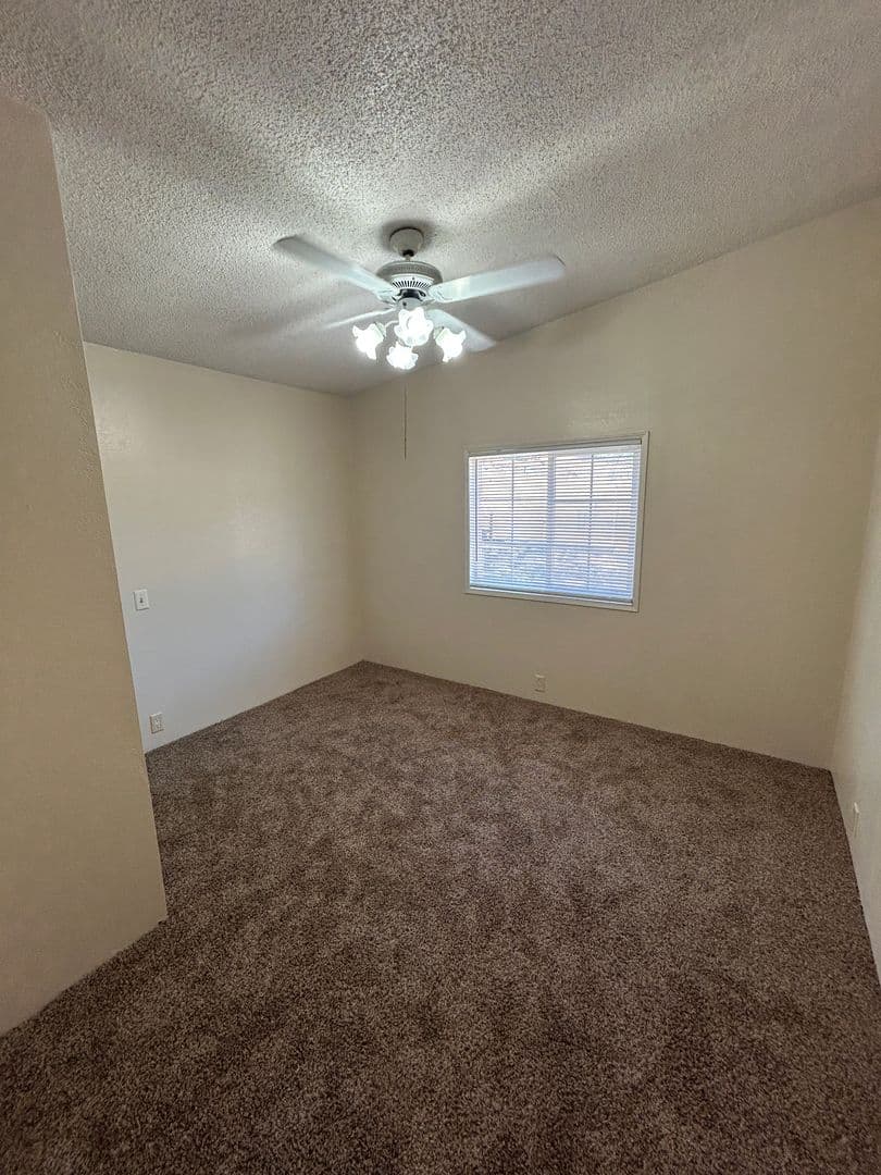 Springville House: 40771 Blue Oak