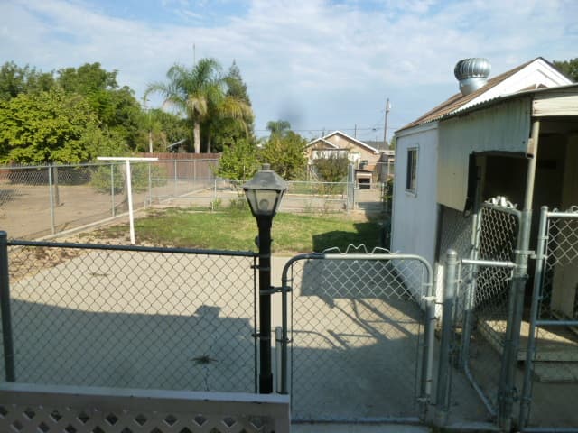 Porterville House: 304 S H Street
