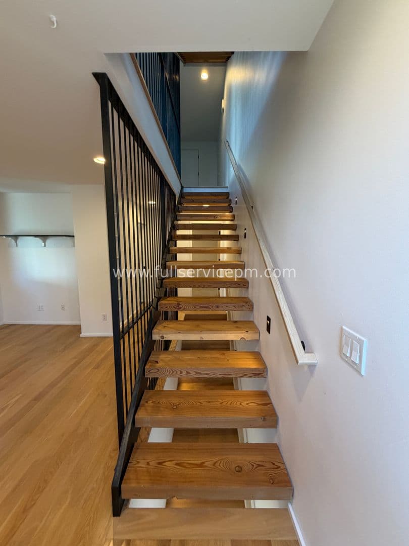 Seattle Townhome: 7784 Highland Park Way SW Unit A