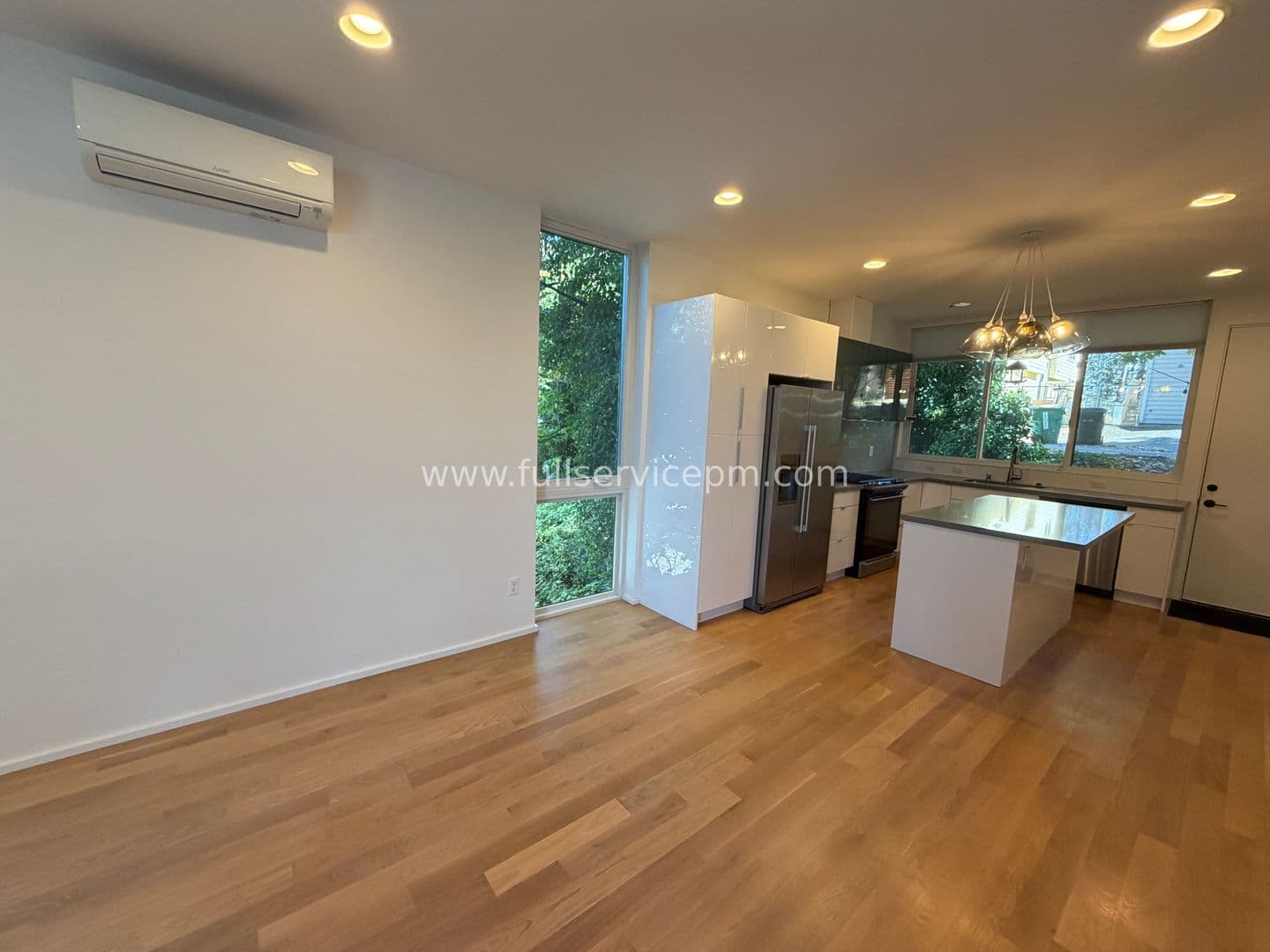 Seattle Townhome: 7784 Highland Park Way SW Unit A