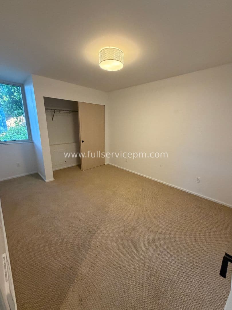 Seattle Townhome: 7784 Highland Park Way SW Unit A