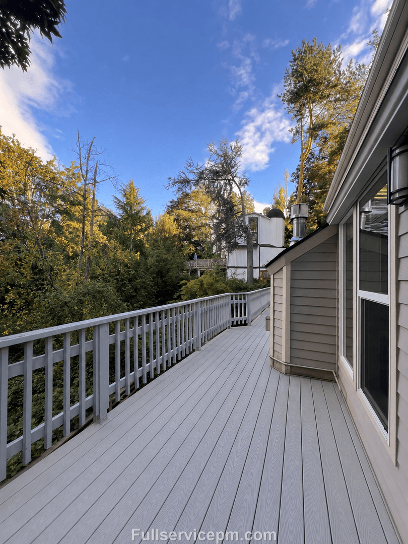 Bellevue House: 1930 109th Ave NE