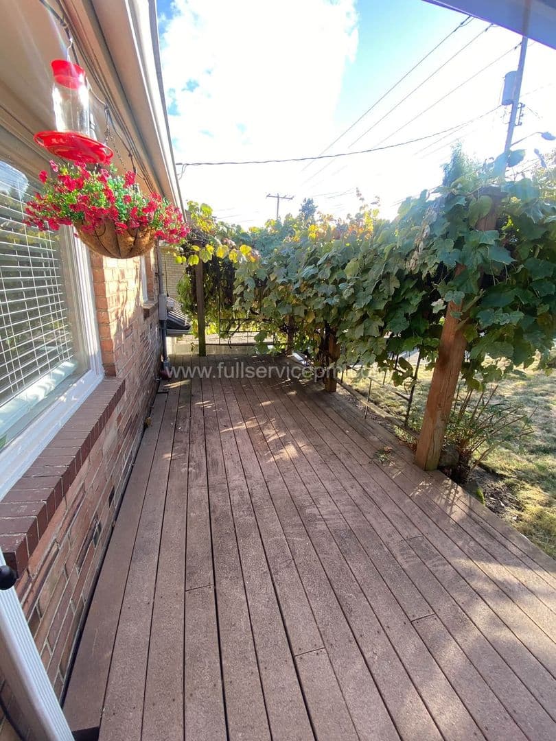 Seattle House: 6522 38th Ave NE