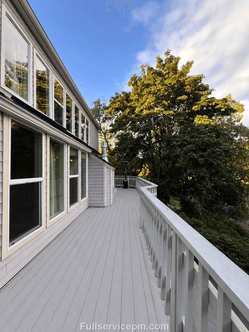 Bellevue House: 1930 109th Ave NE