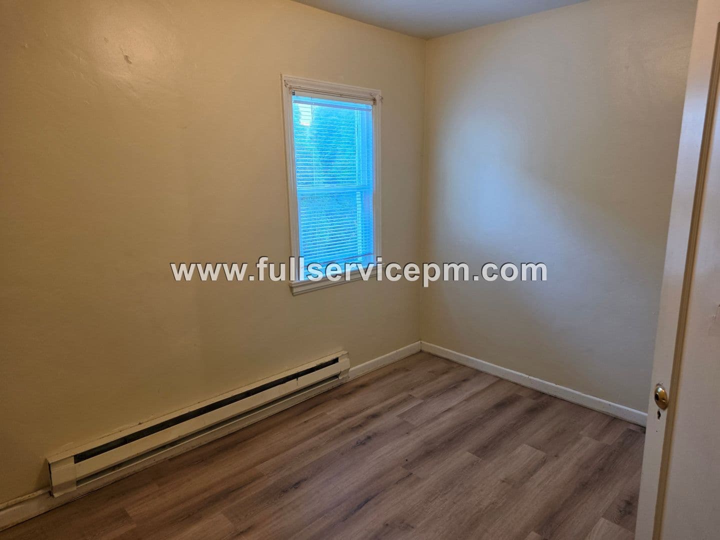 Everett Apartment: 3124 Colby Ave