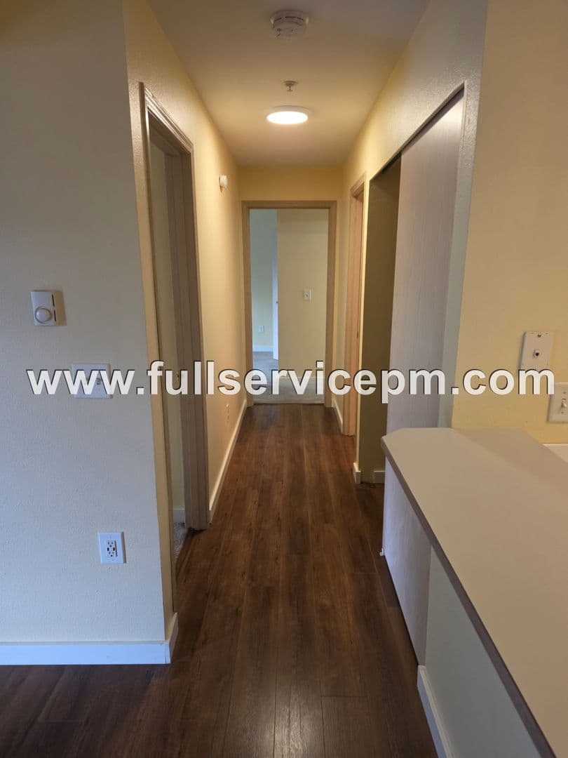 Everett Condo: 1001 W Casino Rd #D201
