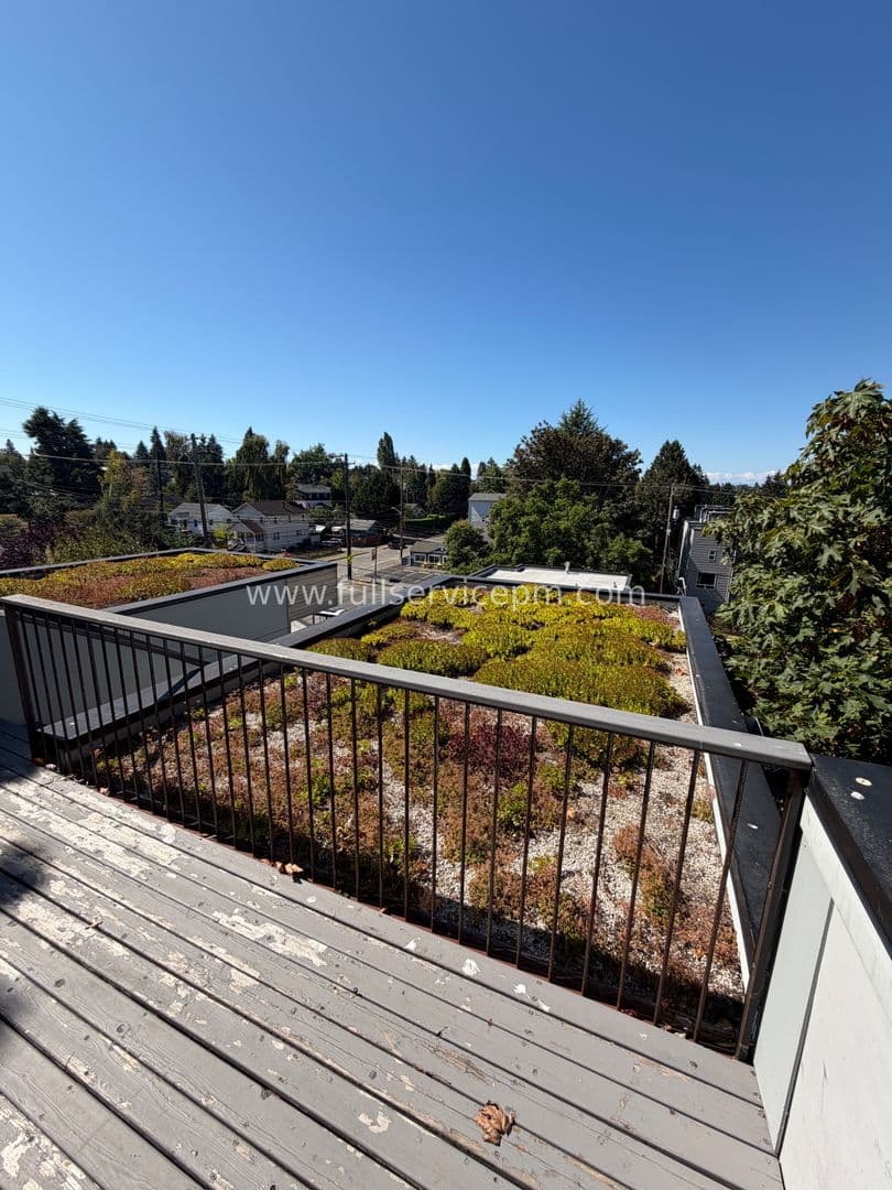 Seattle Townhome: 7784 Highland Park Way SW Unit A