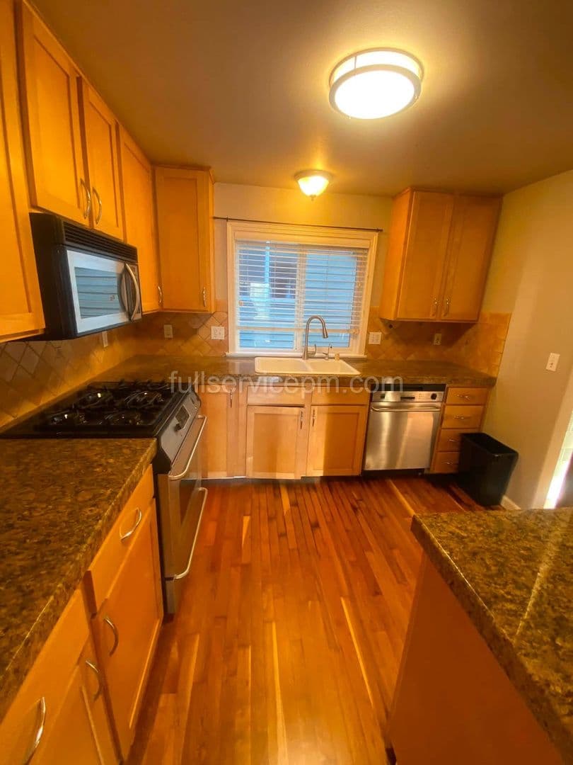 Seattle Townhome: 162A 15th Ave