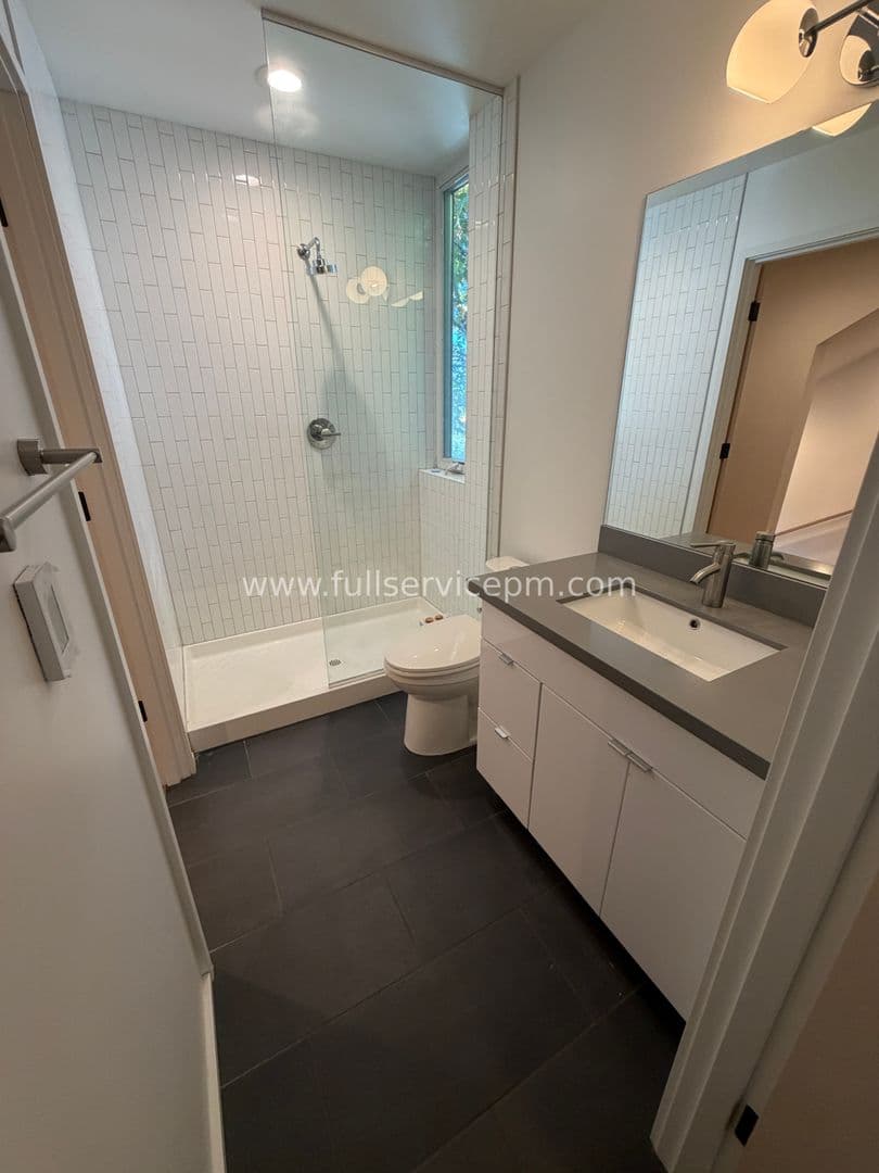 Seattle Townhome: 7784 Highland Park Way SW Unit A