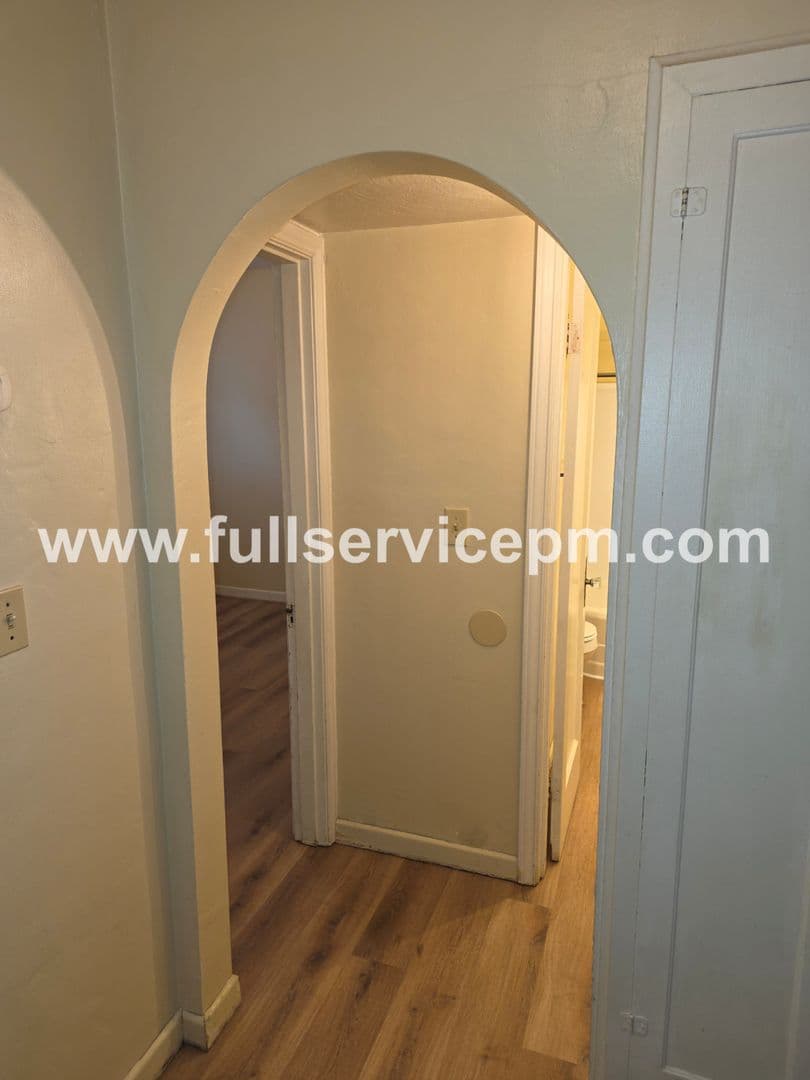 Everett Apartment: 3124 Colby Ave