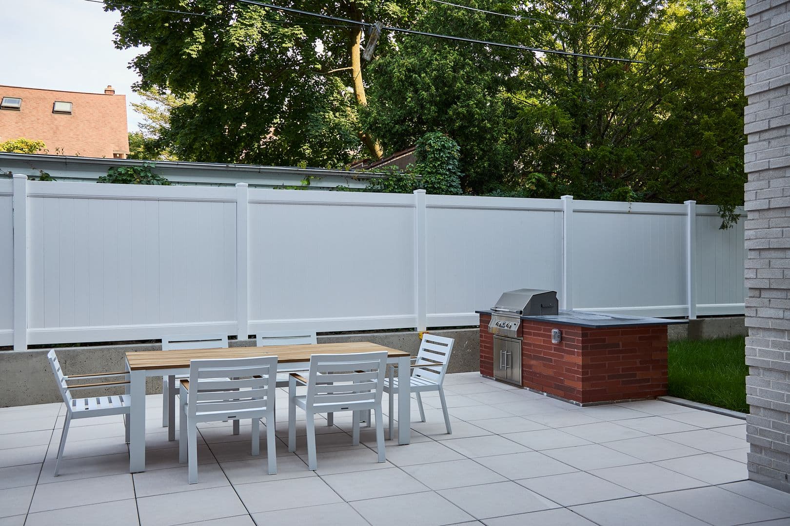 Milwaukee Apartment: 2630 North Hackett Avenue