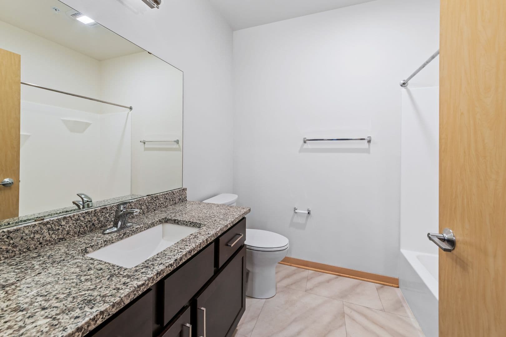 Madison Apartment: 1121 South Park Street