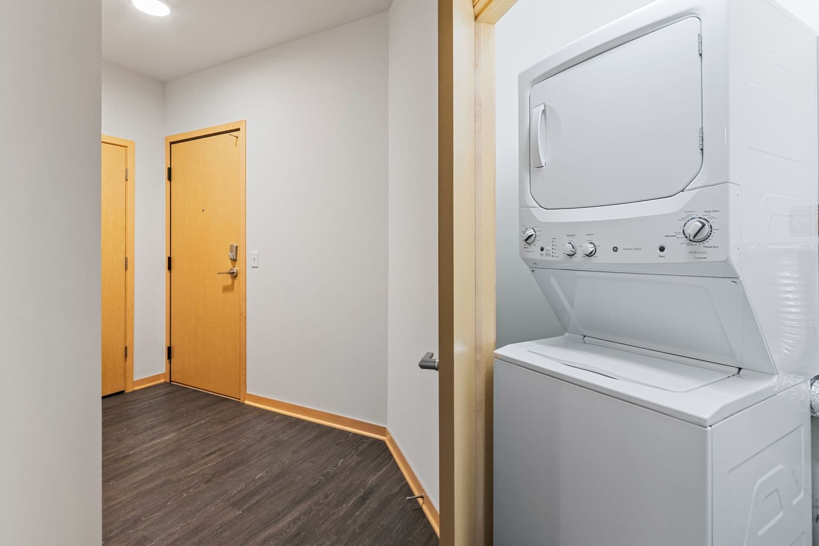 Madison Apartment: 1121 South Park Street