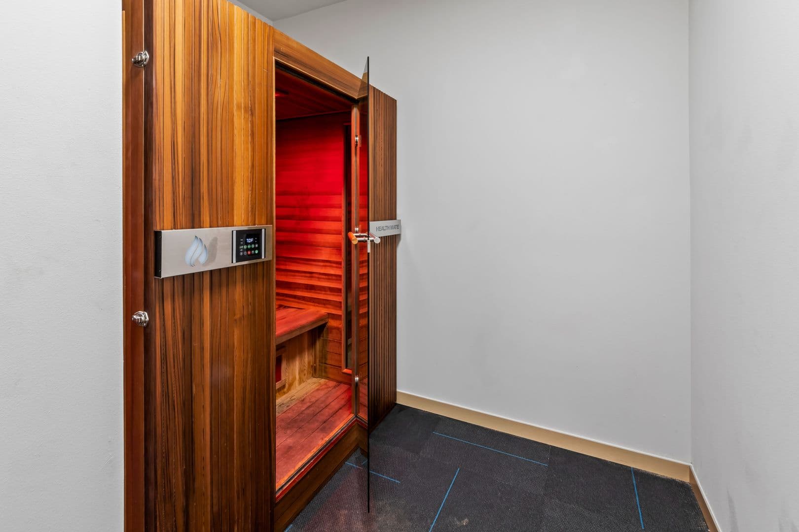 Madison Apartment: 1121 South Park Street
