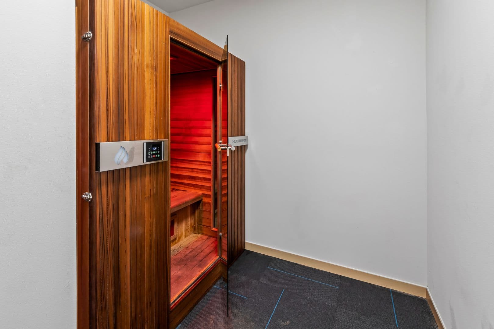 Madison Apartment: 1121 South Park Street