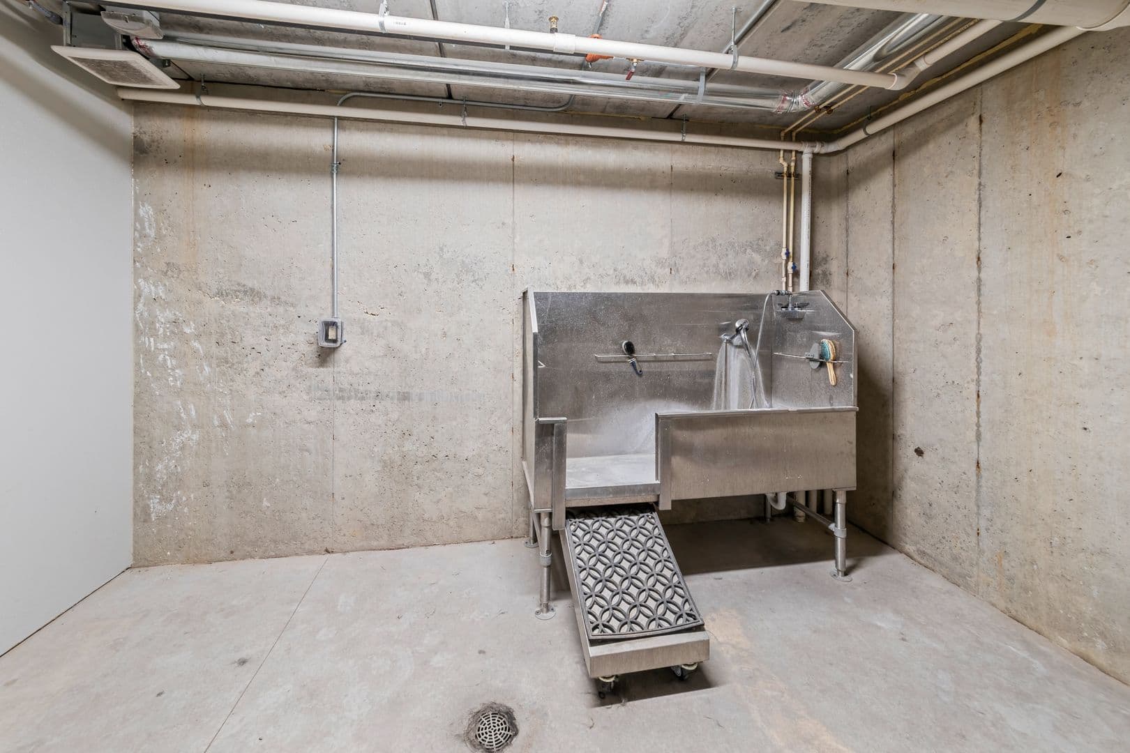 Madison Apartment: 1121 South Park Street