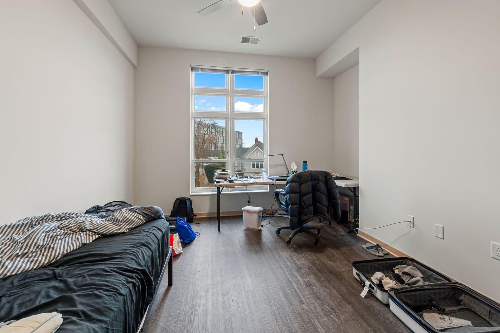 Madison Apartment: 1121 South Park Street