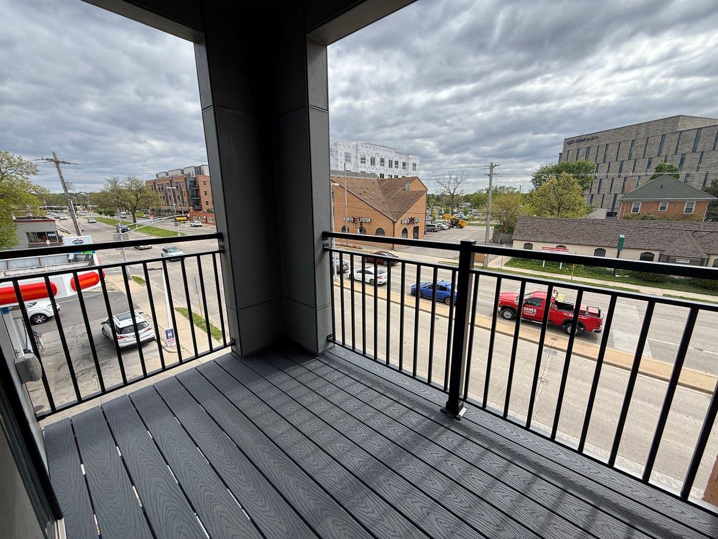 Madison Apartment: 1121 South Park Street