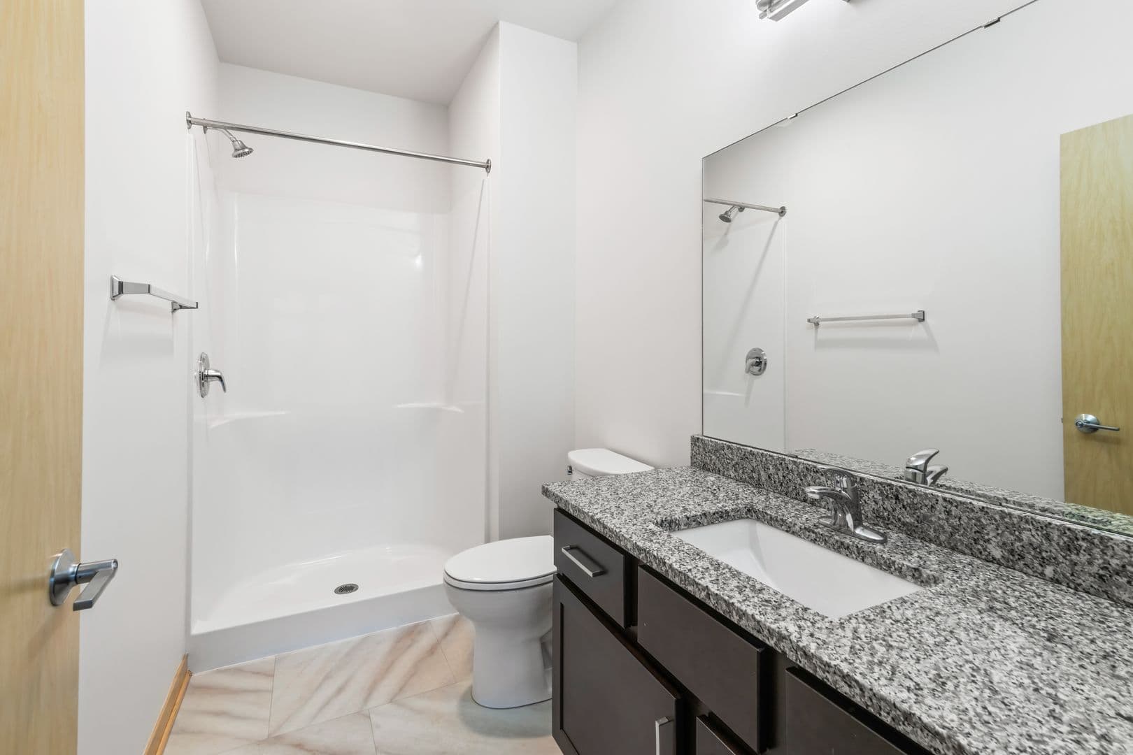 Madison Apartment: 1121 South Park Street