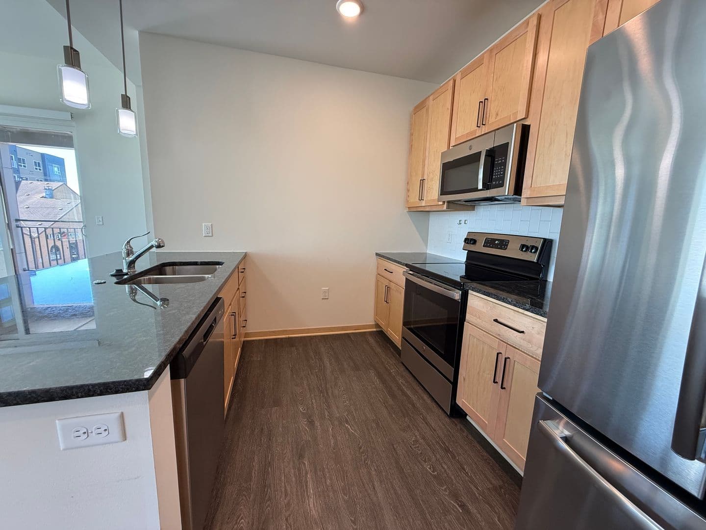 Madison Apartment: 1121 South Park Street