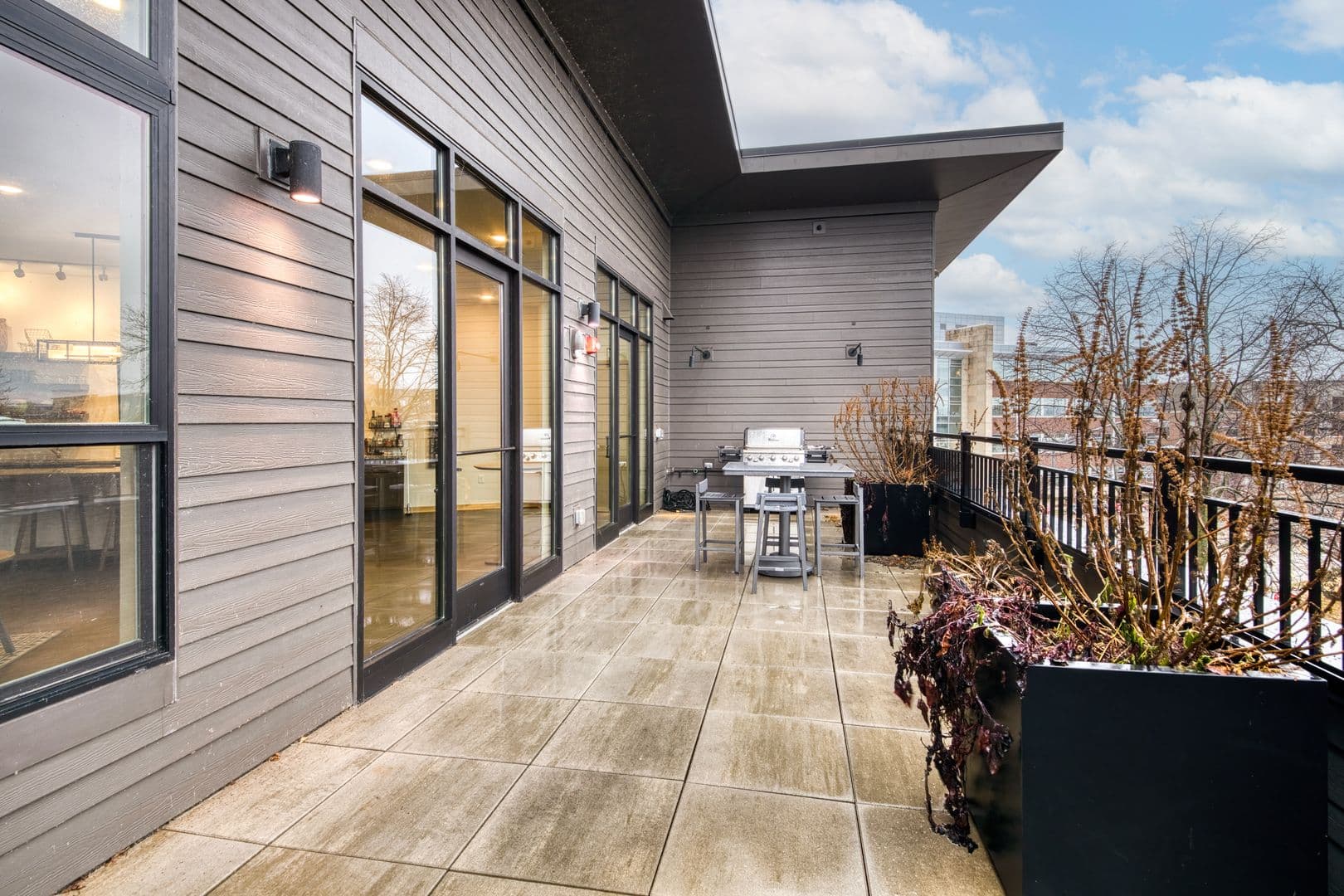 Madison Apartment: 1121 South Park Street