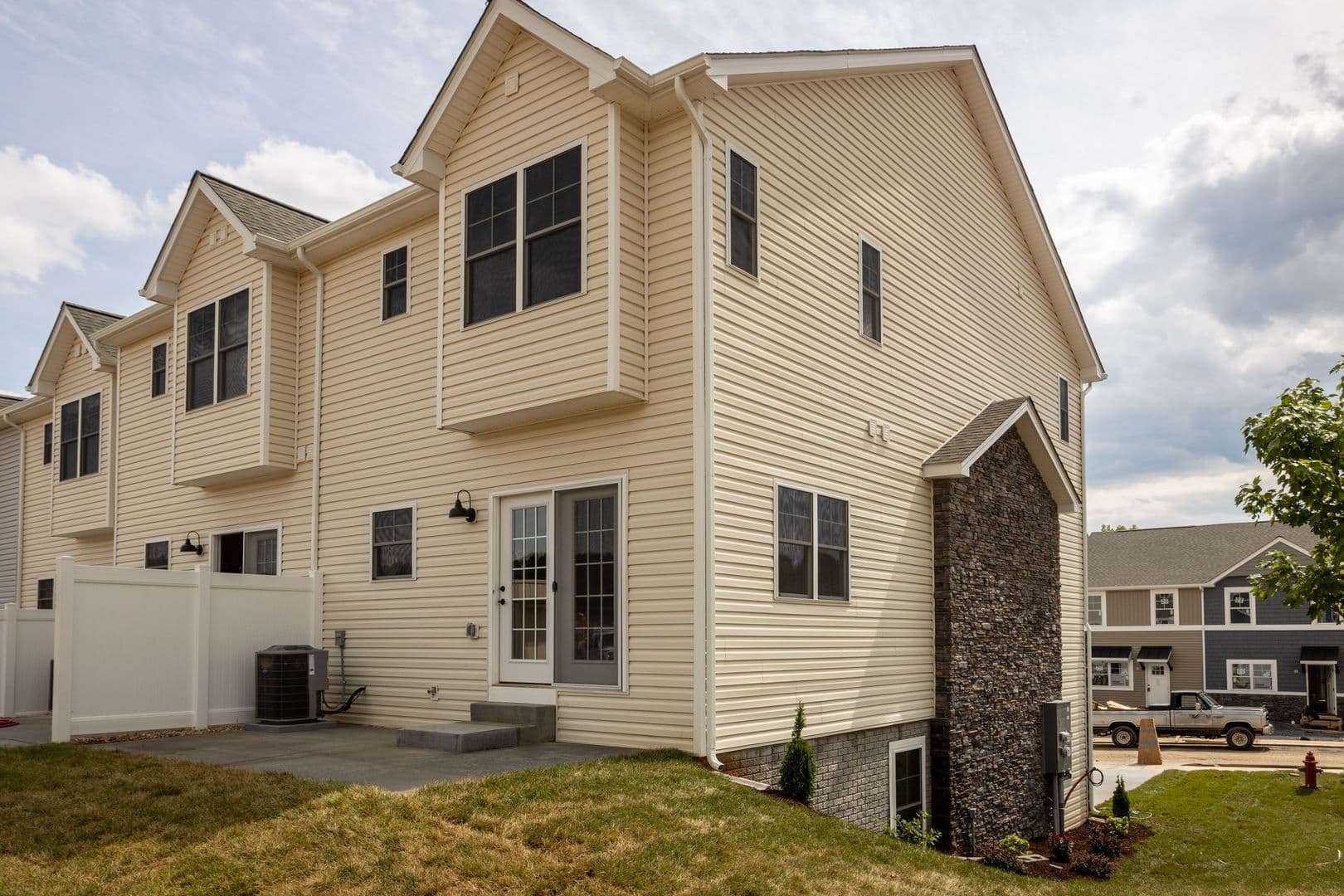 Rockingham House: 1308 Palomino Trail