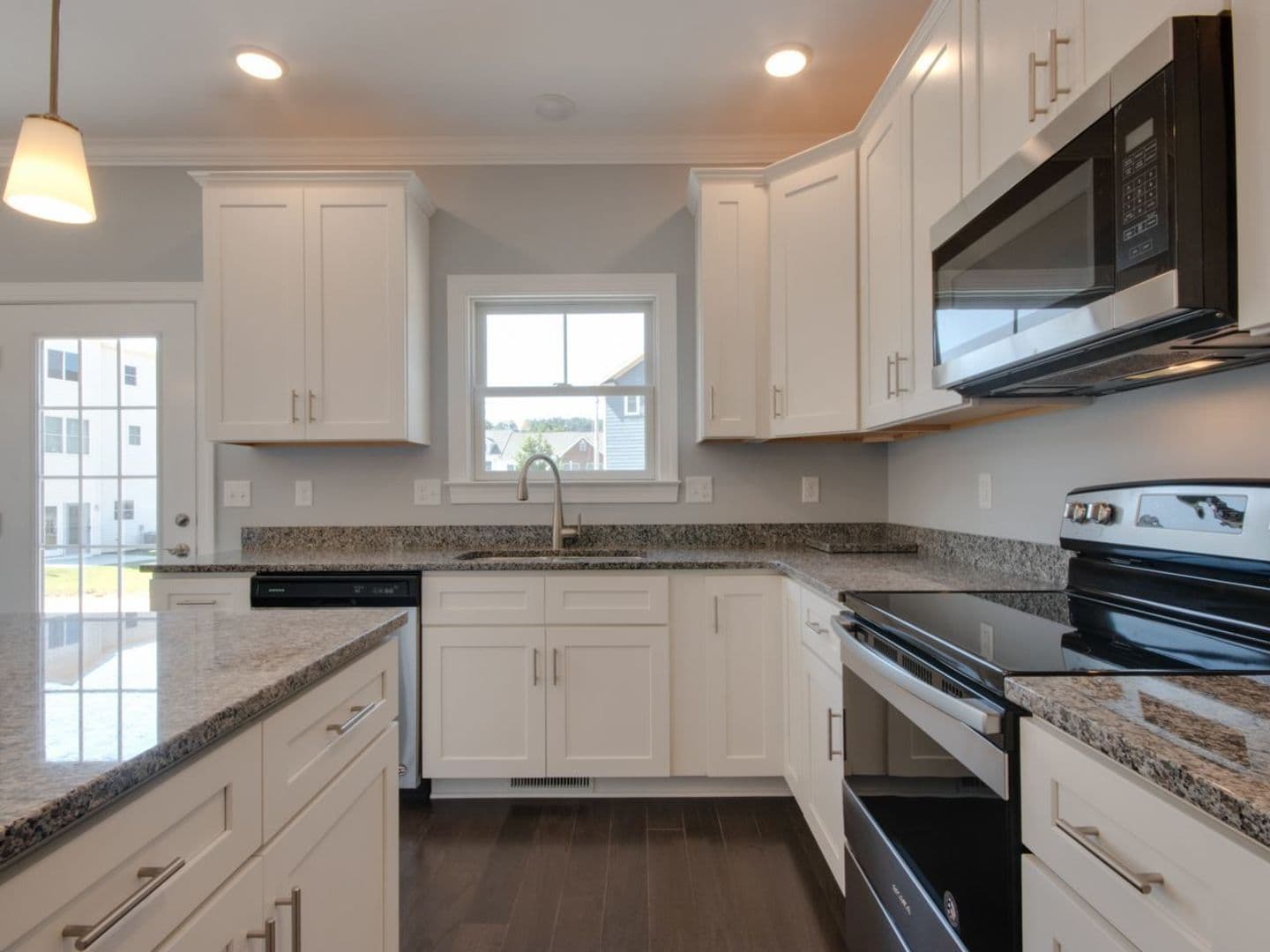 Rockingham House: 1318 Caspian Way