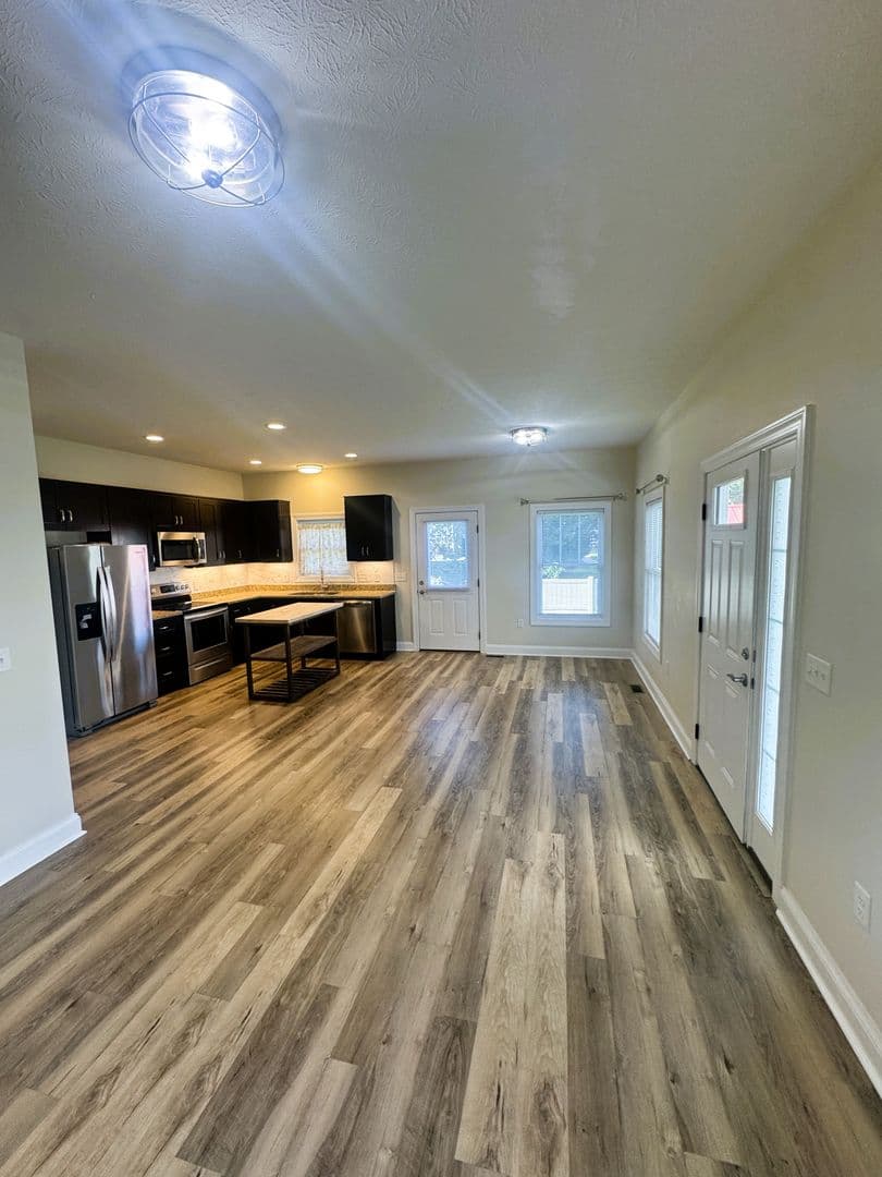 Rockingham House: 2656 Greenport Drive