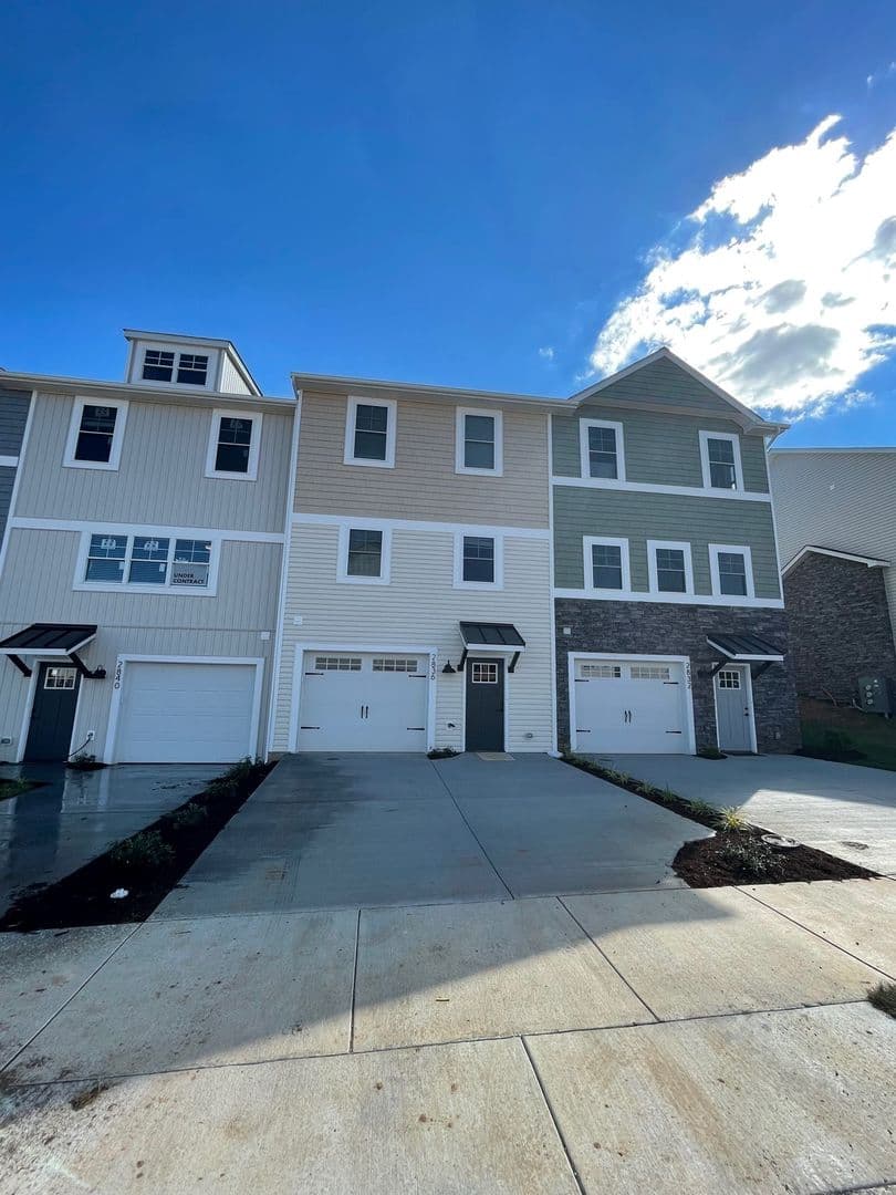 Rockingham House: 1308 Palomino Trail