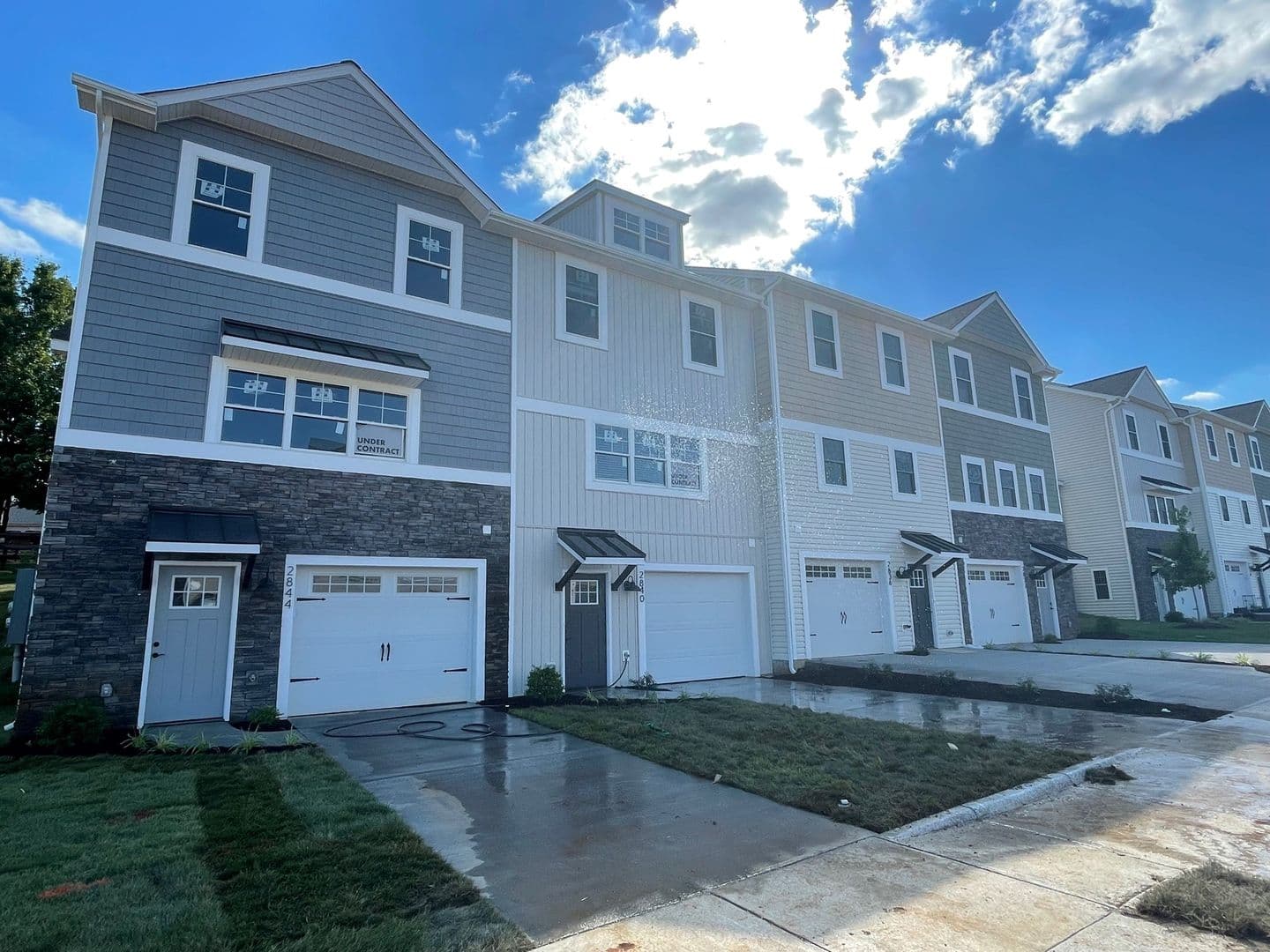 Rockingham House: 1318 Caspian Way