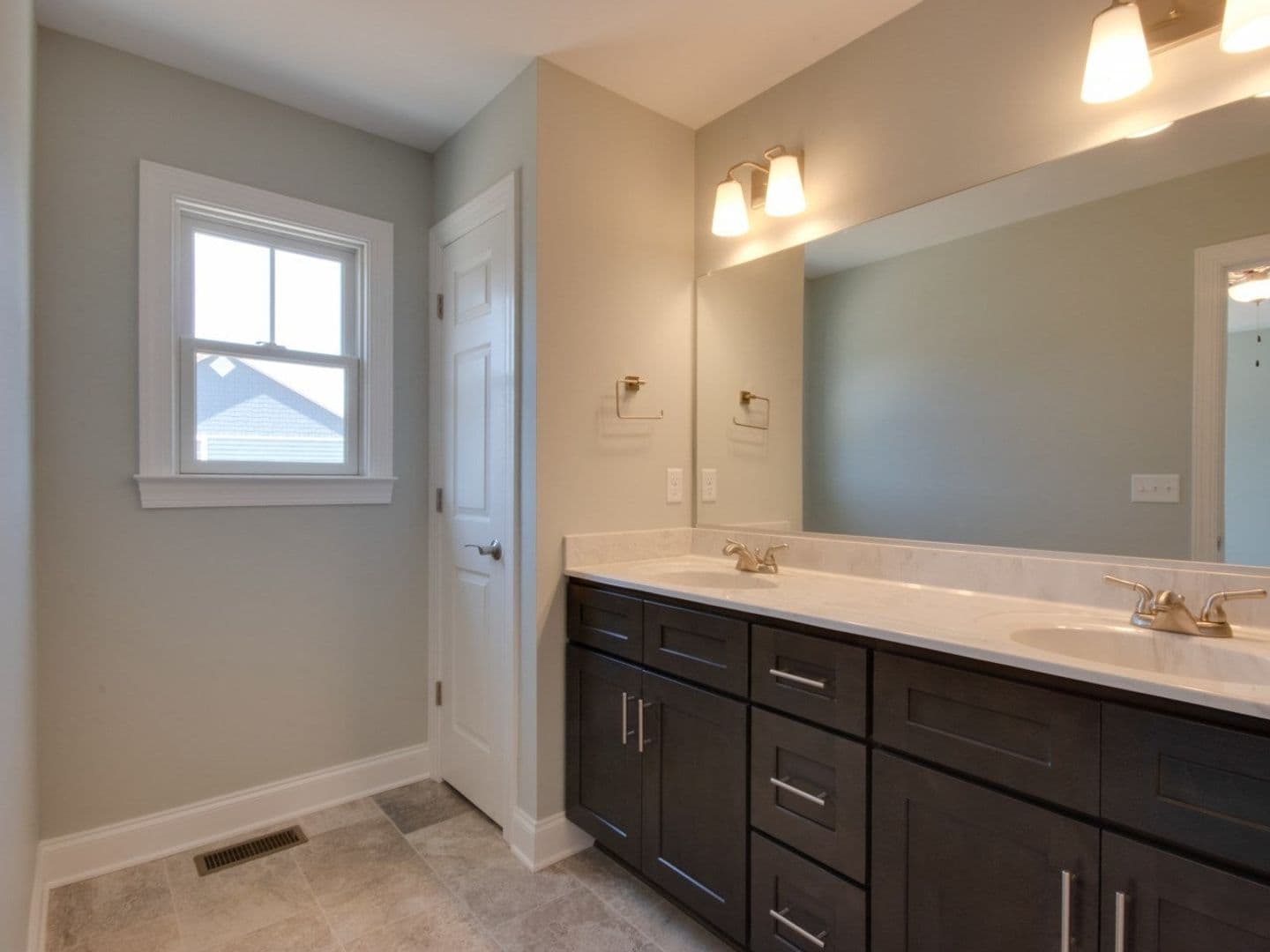Rockingham House: 1318 Caspian Way